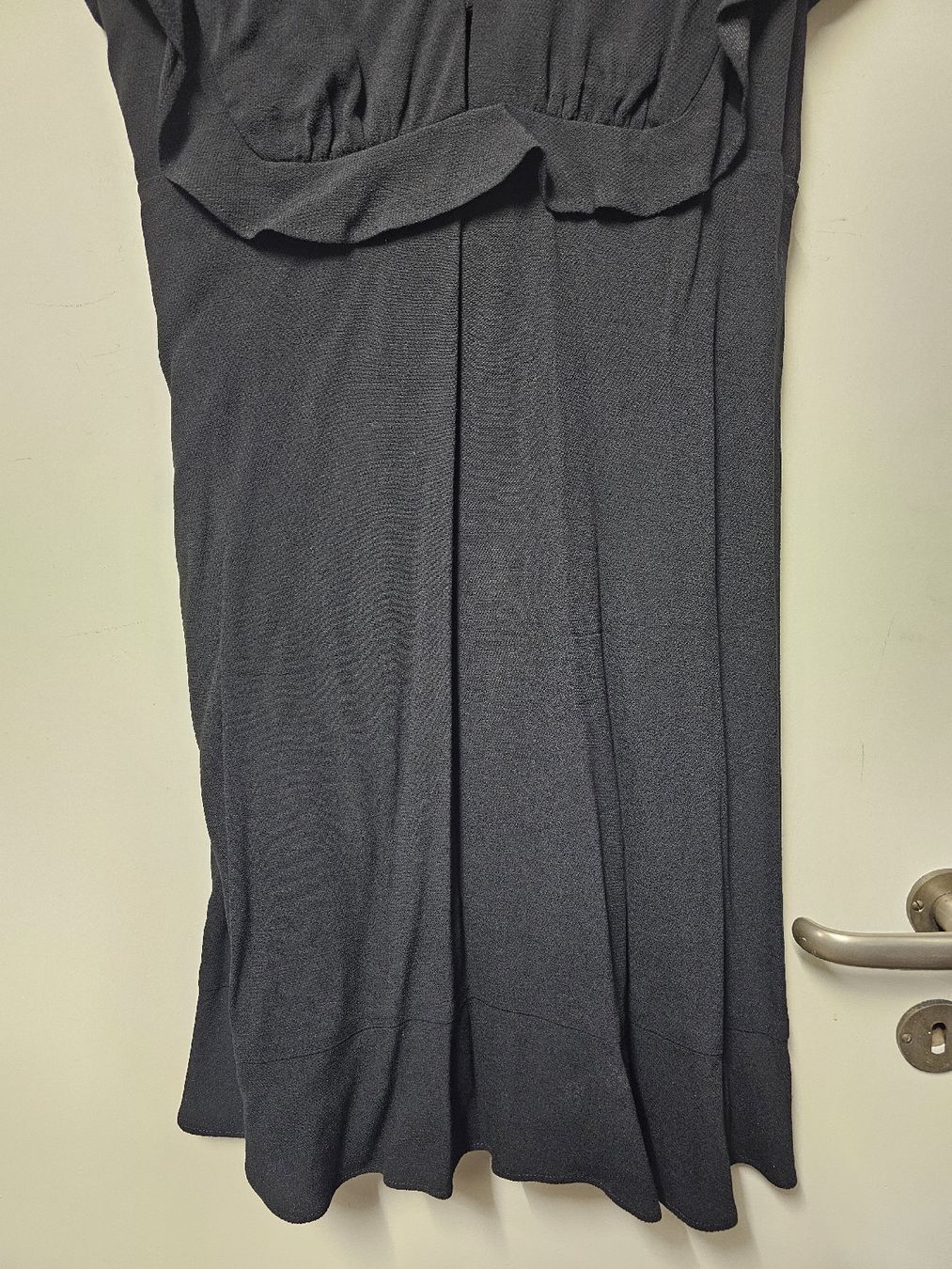 Sandro Vestiti: Robe Noire Sandro/Coupe originale,stylée, chic/Viscose/T:38 – Nuovo (secondo la descrizione) da Basel venduto da Paloma6261 8