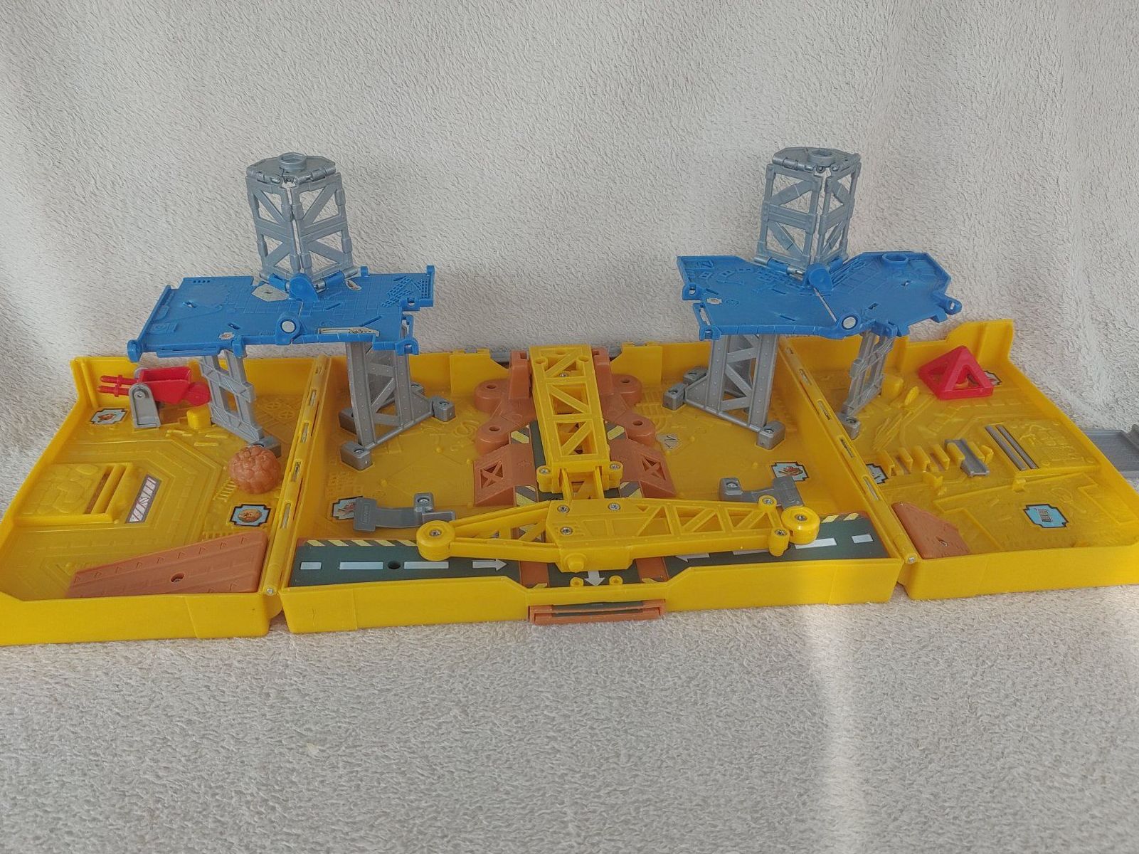 Matchbox Giocattoli: Matchbox-Koffer Bash und Build Construction Set Nr.J3922 – Usato da Strengelbach venduto da Phorensic_30 6