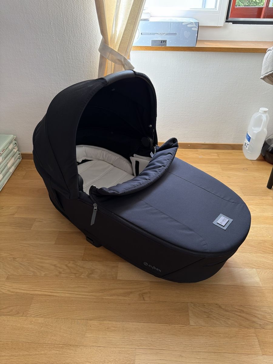 Culle: Cybex Platinum Carrycot for Priam, Sepia Black – Usato da Zürich venduto da unb_t6g8 1