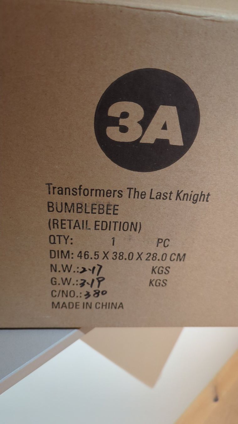Hasbro Statuette: Transformers The Last Knight Bumblebee Three-A Studio Figur – Nuovo (secondo la descrizione) da Sursee venduto da Tom1447 4
