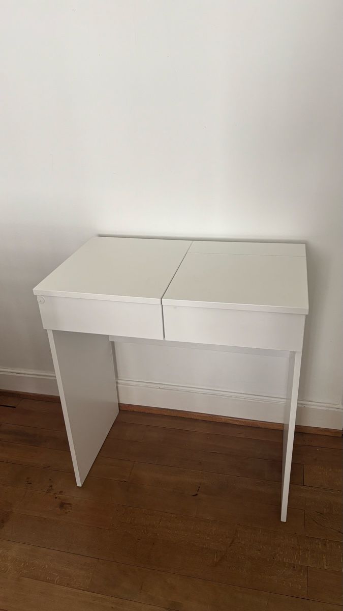 Ikea Tavoli da trucco: Frisiertisch / schminktisch / kleiner Tisch – Usato da Basel venduto da mar_85m9