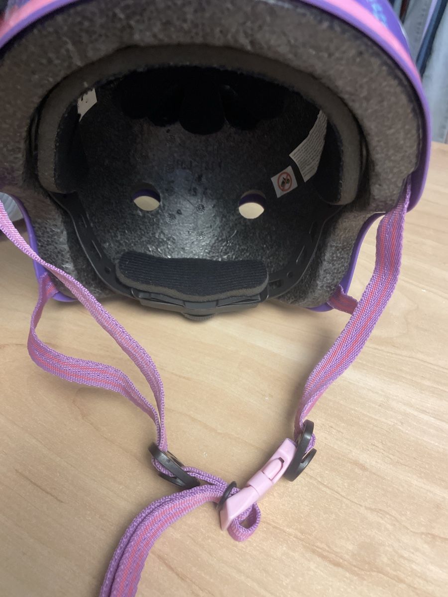 Micro Helme: Micro Mädchen Velo Helm Grösse 48-53 cm, Lila, Blumenmuster – Gebraucht aus Obergerlafingen von cabo4 2