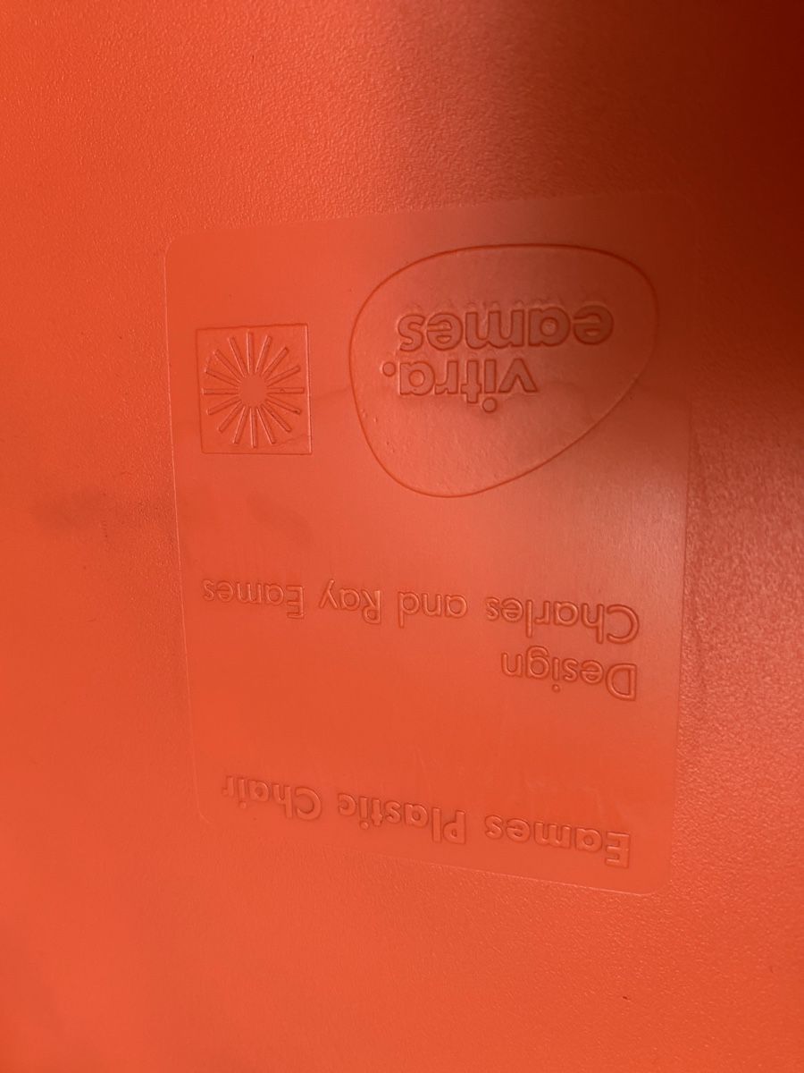 Vitra Sedie: Vitra Eames Plastic Chair Orange DSS Charles & Ray Eames – Usato da St. Gallen venduto da sunmoonwalker 1