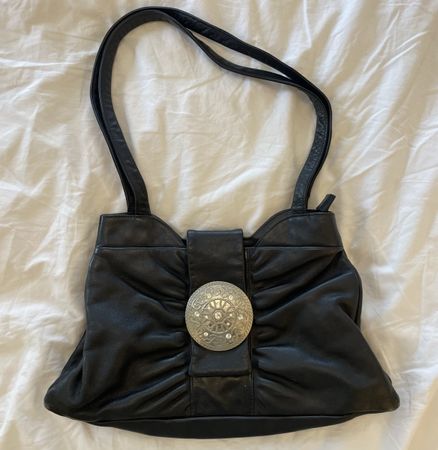 Schwarze Vintage Leder Tasche mit Ornate Silver