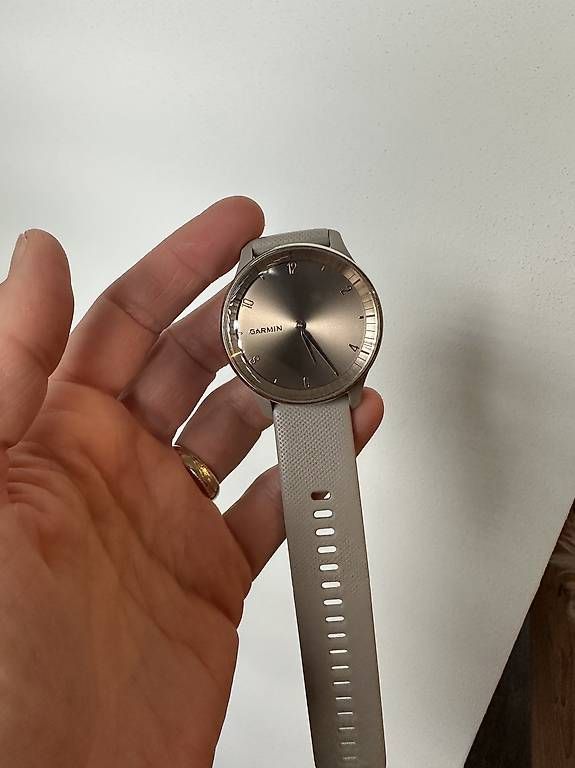 Smartwatch: Garmin Vivomove Trend  – Usato da Thun venduto da MelAaare 2