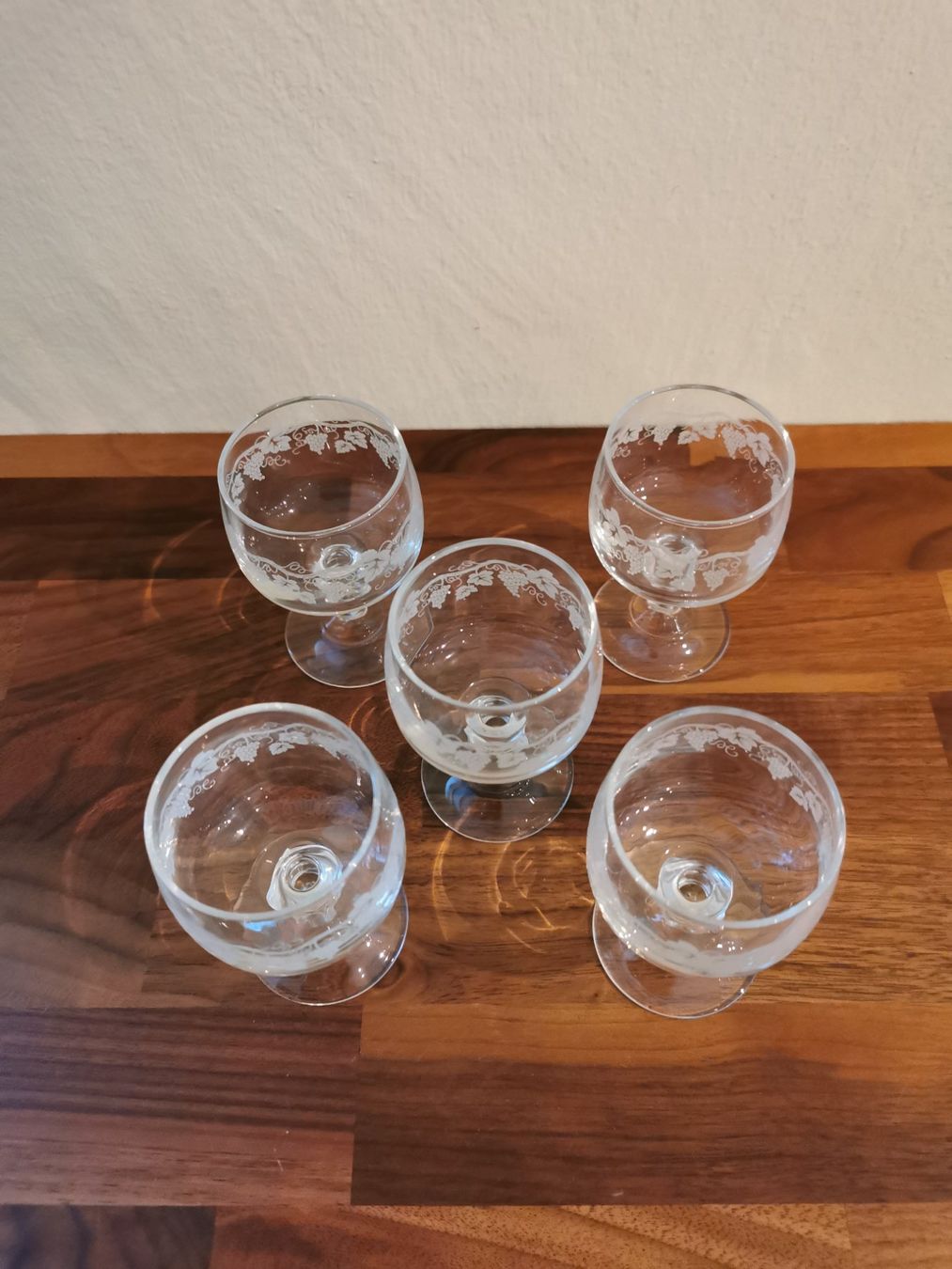 Bicchieri: 5er Set Schnapsgläser mit Traubenmuster / Höhe 8cm – Usato da Boniswil venduto da Totomat-Lady2 3