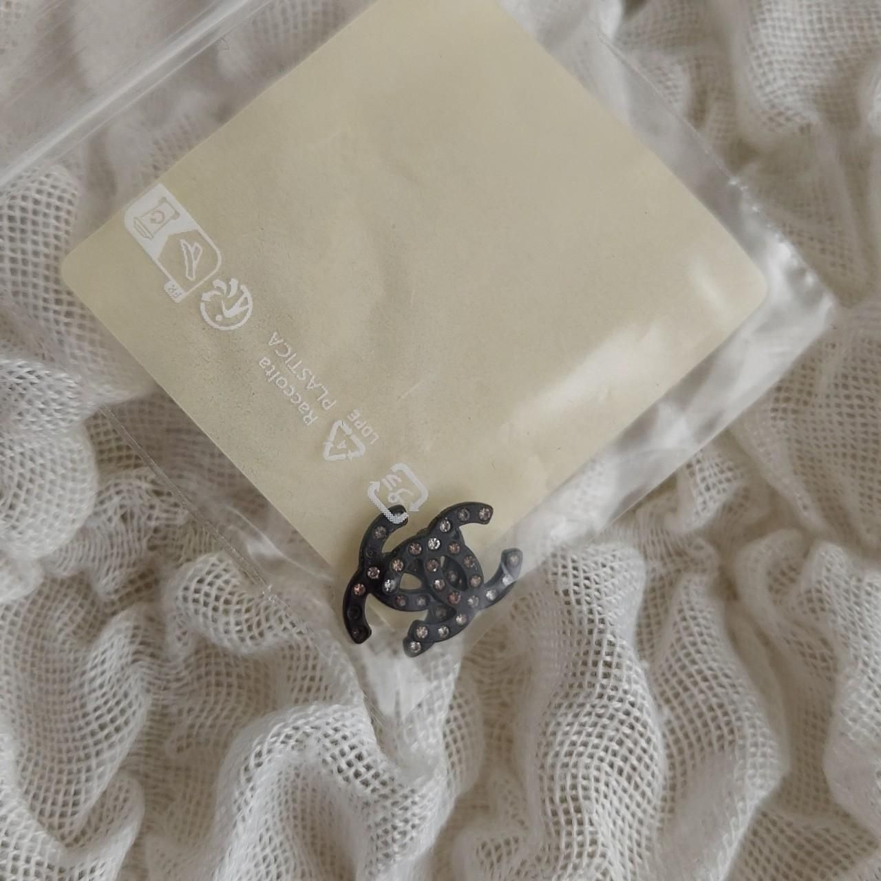 Chanel Occhiali & Lenti: 2000s Chanel sunglasses – Usato da Lausanne venduto da l0ok0co0l 5