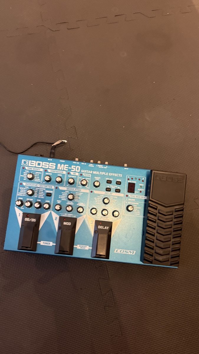 Boss Musikinstrumente: BOSS ME-50 Gitarren Pedal – Gebraucht aus Bitsch von sem_bk7g