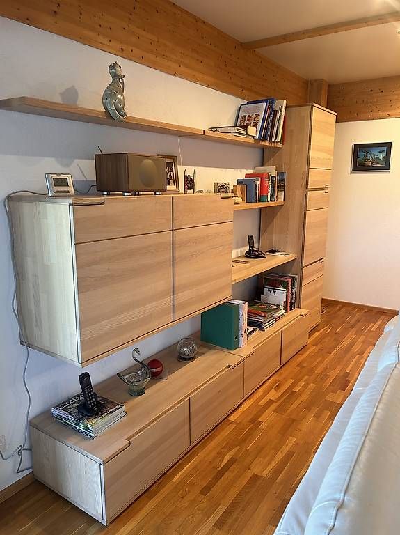 Scaffali: Wohnwand Massivholz – Usato da Windisch venduto da _gris_