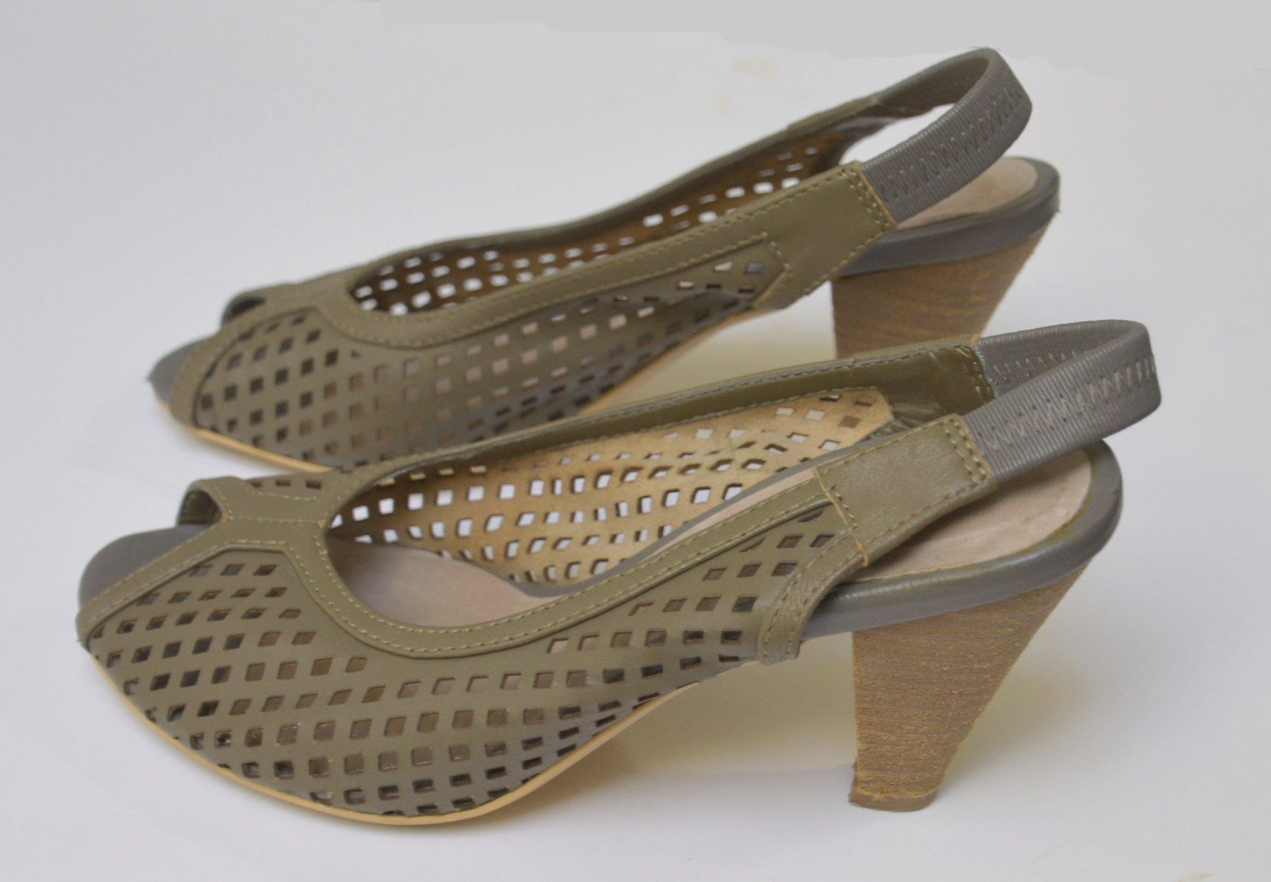 Damenschuhe: Sandalette von Patrizia Dini, Grösse: 36 – Gebraucht aus Niederhasli von littledrop