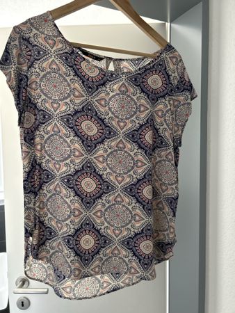 Bluse von Only, Grösse 40, gemustert 