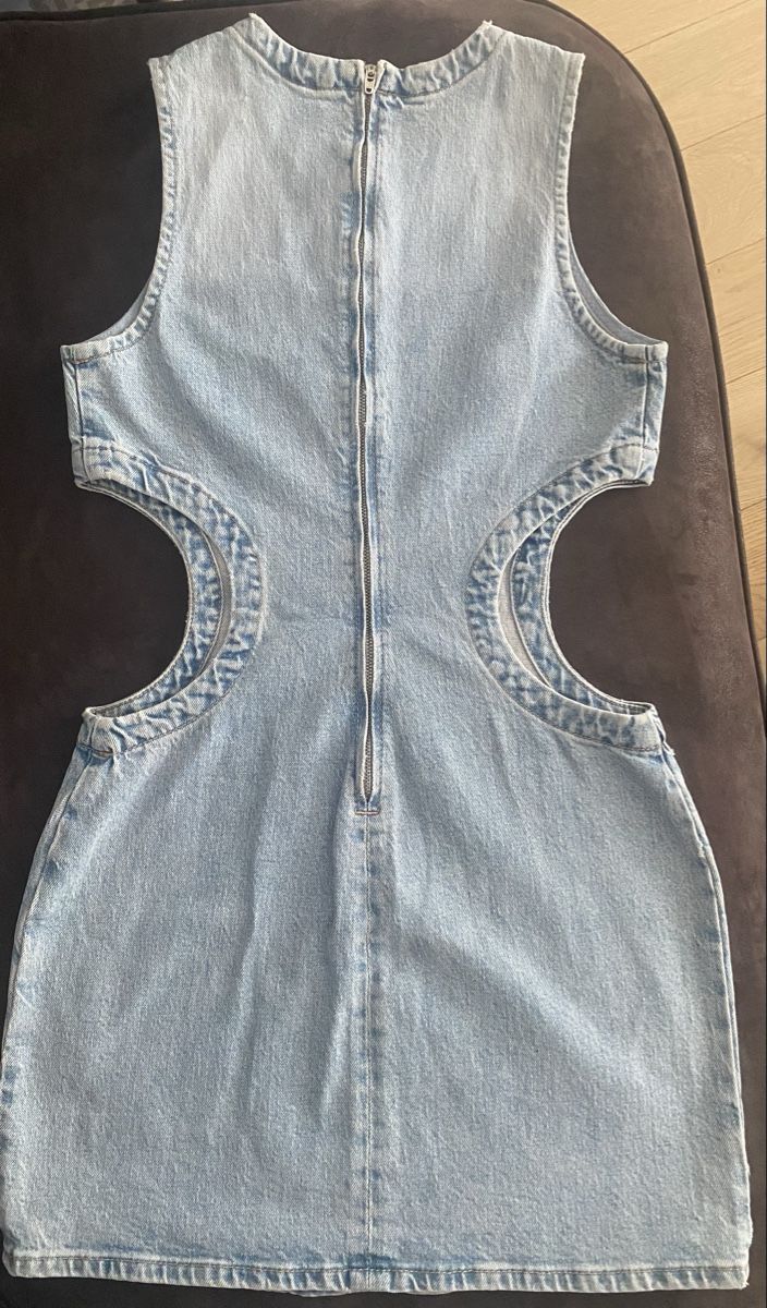 Pull&Bear Robes: Jeanskleid Pull&Bear M mit Cutout – D'occasion à Berg SG par Silversurfer 1