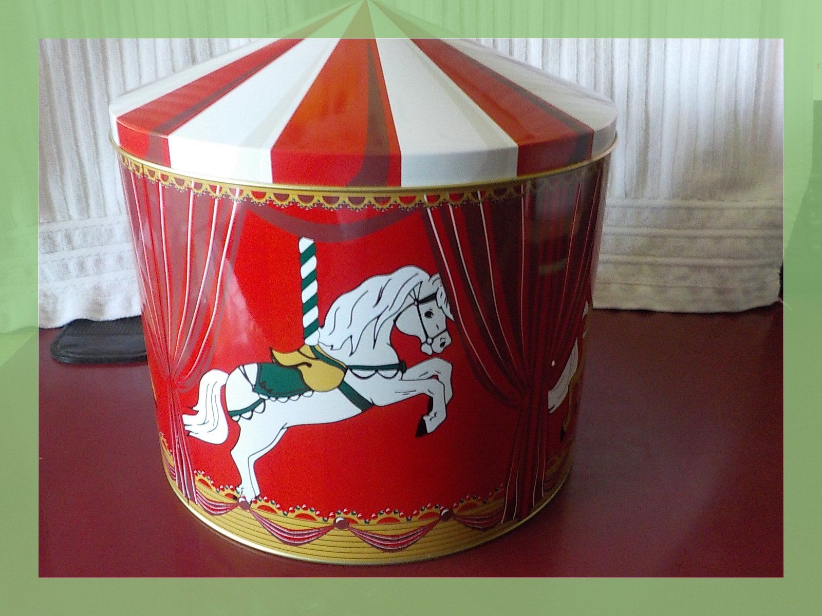 Altro in Decorazioni & Accessori: Karuselldose / Keksdose Blechdose Zirkus Design Vintage – Nuovo (secondo la descrizione) da Bülach venduto da Freieck 3