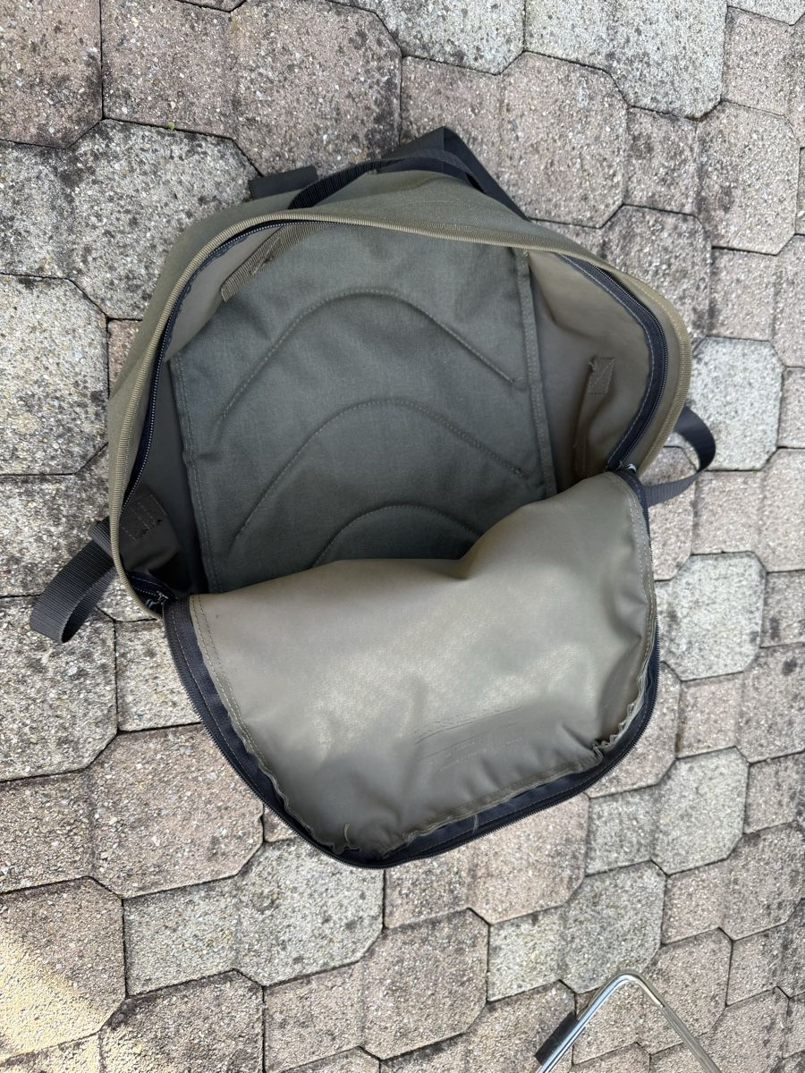 Schweizer Armee Zaini: Schweizer Armee Militär Rucksack – Usato da Aarburg venduto da Schatzaffe 1