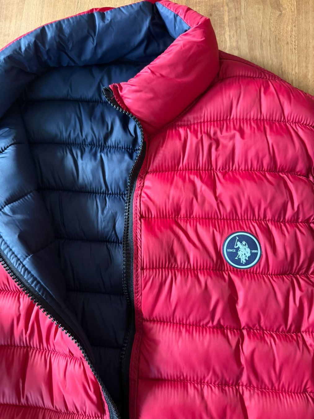 Gilet & Giacche: U.S. Polo Assn. Wendeweste Rot / Blau – Usato da Schaffhausen venduto da Mauzzel 1