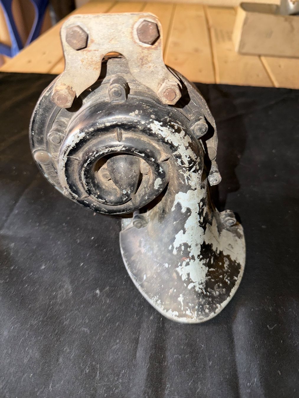Tutti pezzi di ricambio auto: Alte Auto Hupe / Horn - Oldtimer – Usato da Luzern venduto da Basa73 1