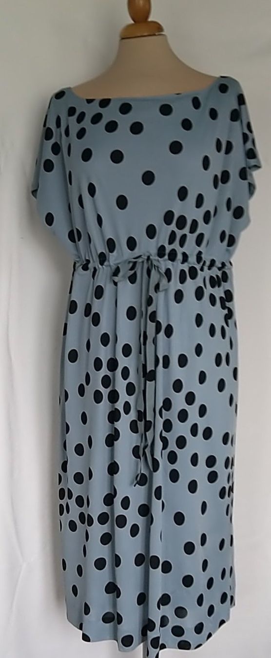 Moschino Kleider: Kleid von Moschino, Gr. 44 – Neu (gemäss Beschreibung) aus Degersheim von 191maschina46