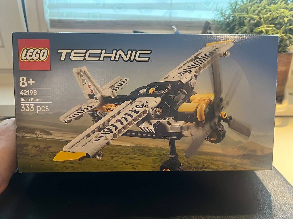 Lego Kit di costruzioni: LEGO Technic 42198 Buschflugzeug NEU – Usato da Pfäffikon SZ venduto da rei_mn9n