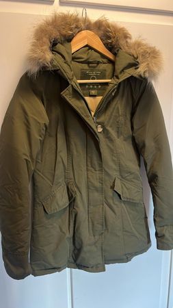 Olivegrüner Parka - Grösse 36/S