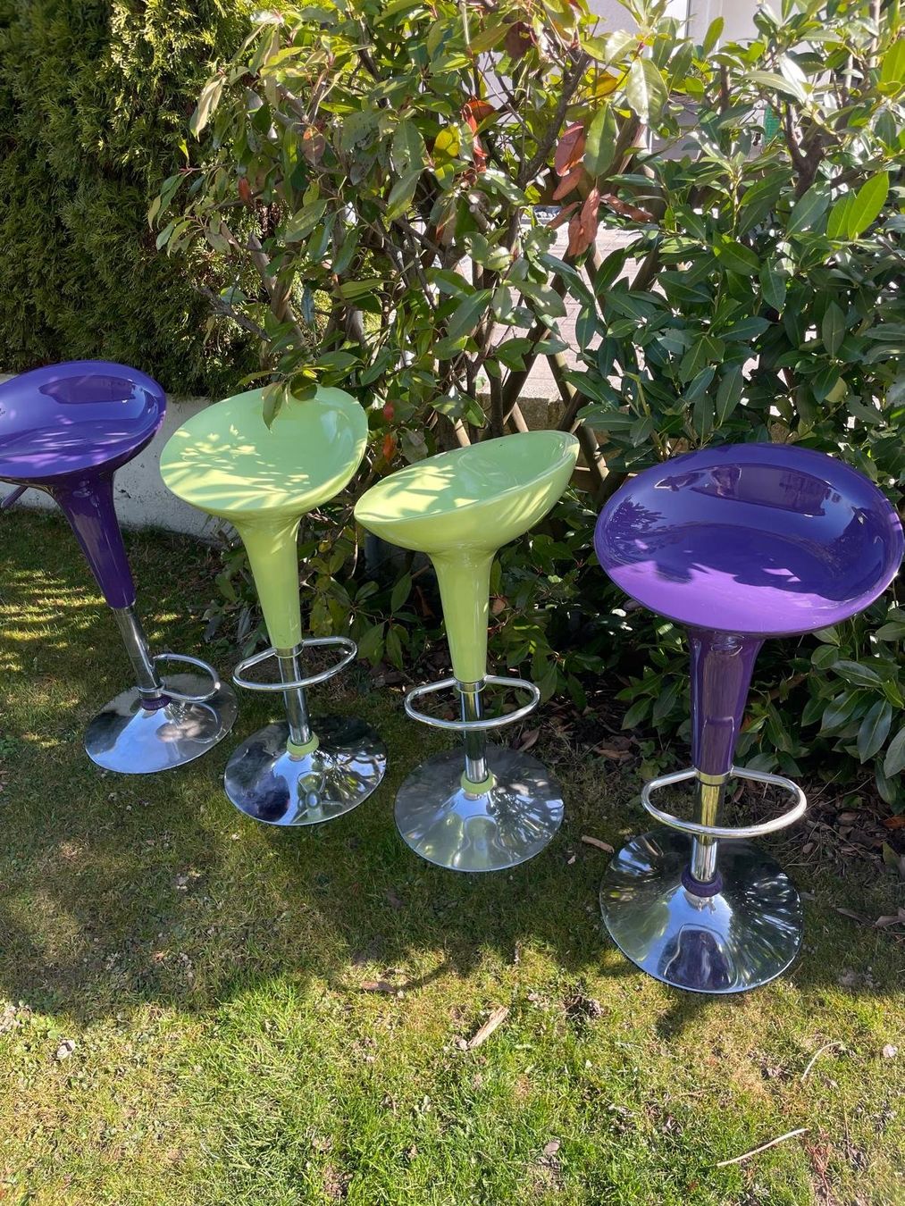 Sgabelli: Hocker retro gruen violet – Usato da Andiast venduto da manucozi05