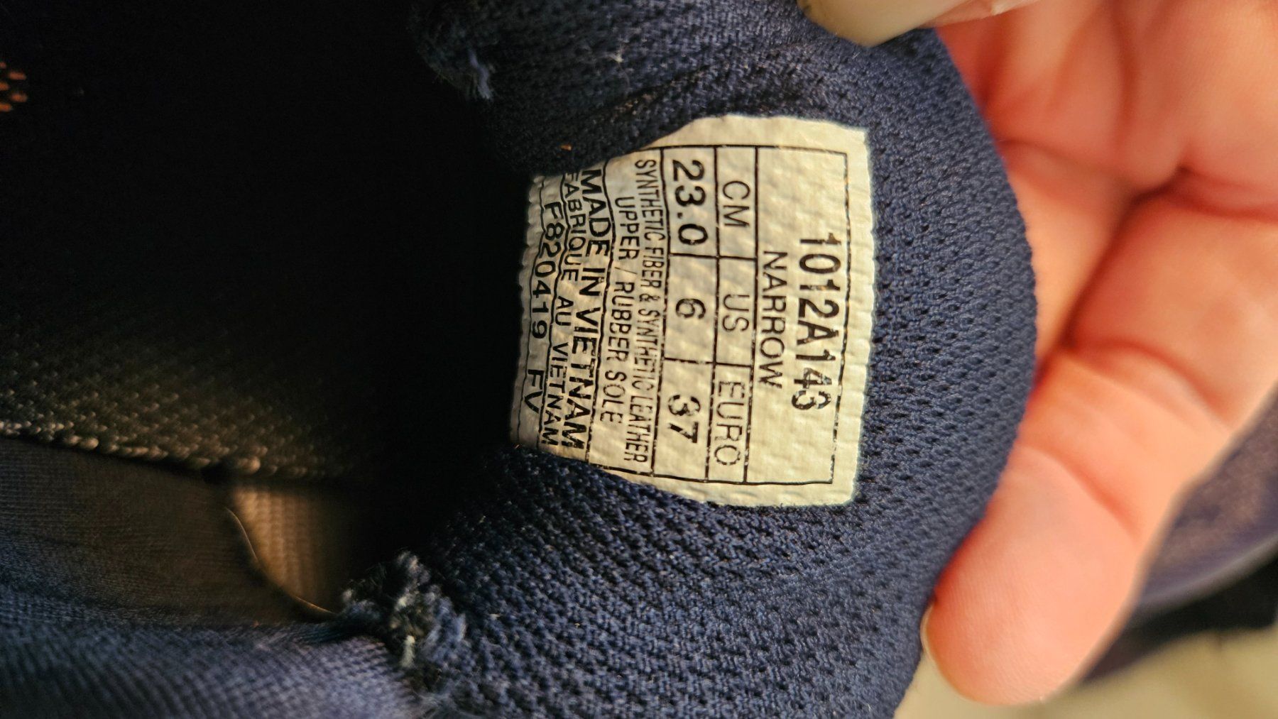 Asics Damenschuhe: Turnschuhe Asics – Gebraucht aus Horgen von Super_mario 2