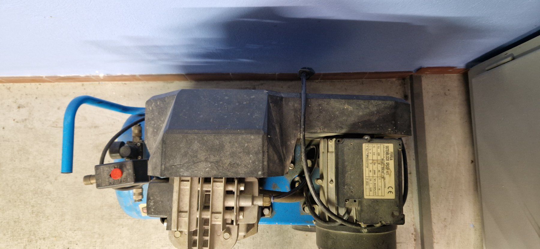 Compresseurs: Compresseur pour air comprimé – D'occasion à Bernex par jpa_w7qx 1
