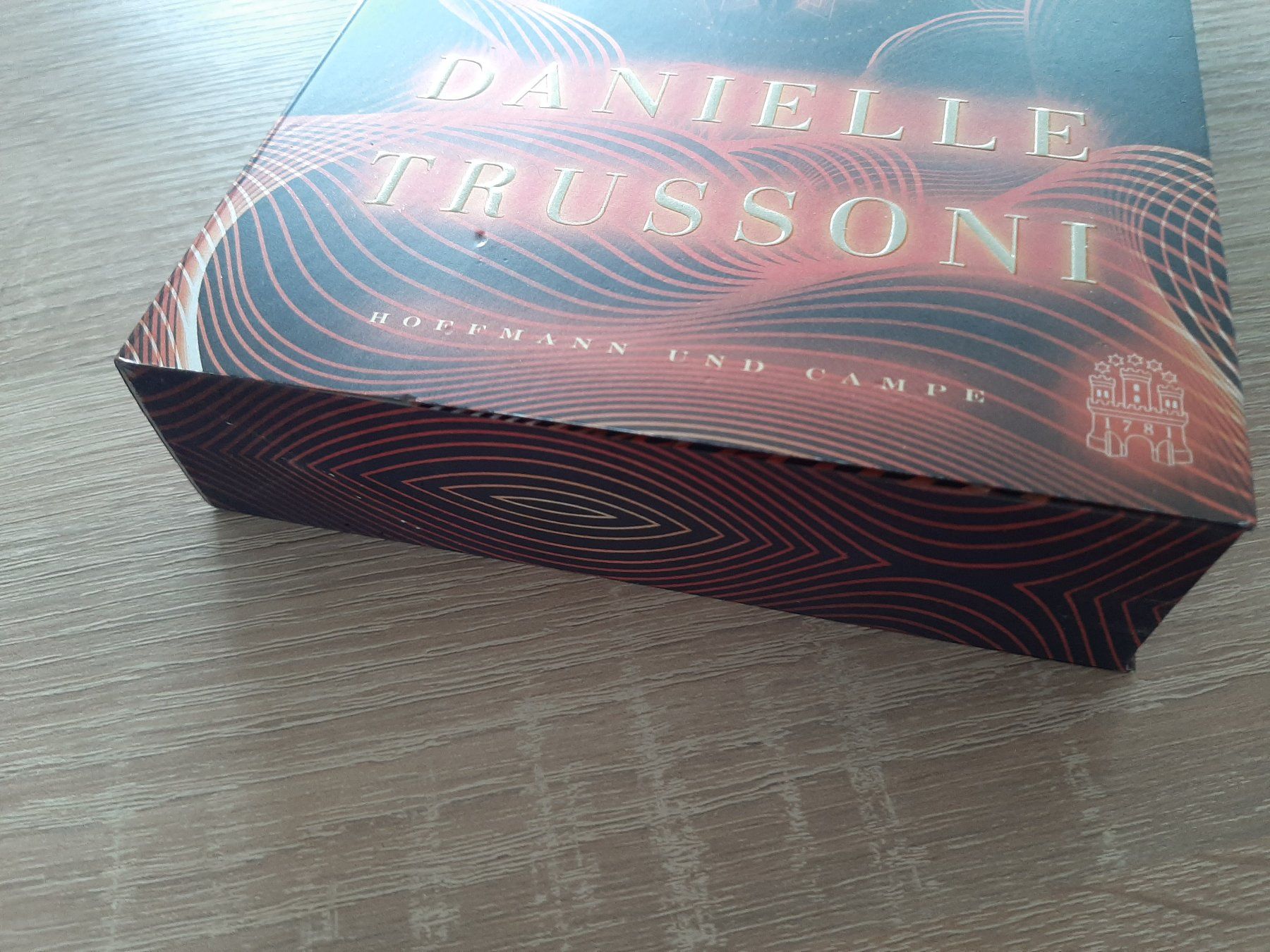 Libri: Danielle Trussoni, INGENIUM, Das erste Rätsel, Thriller – Usato da Menziken venduto da Rien1 3