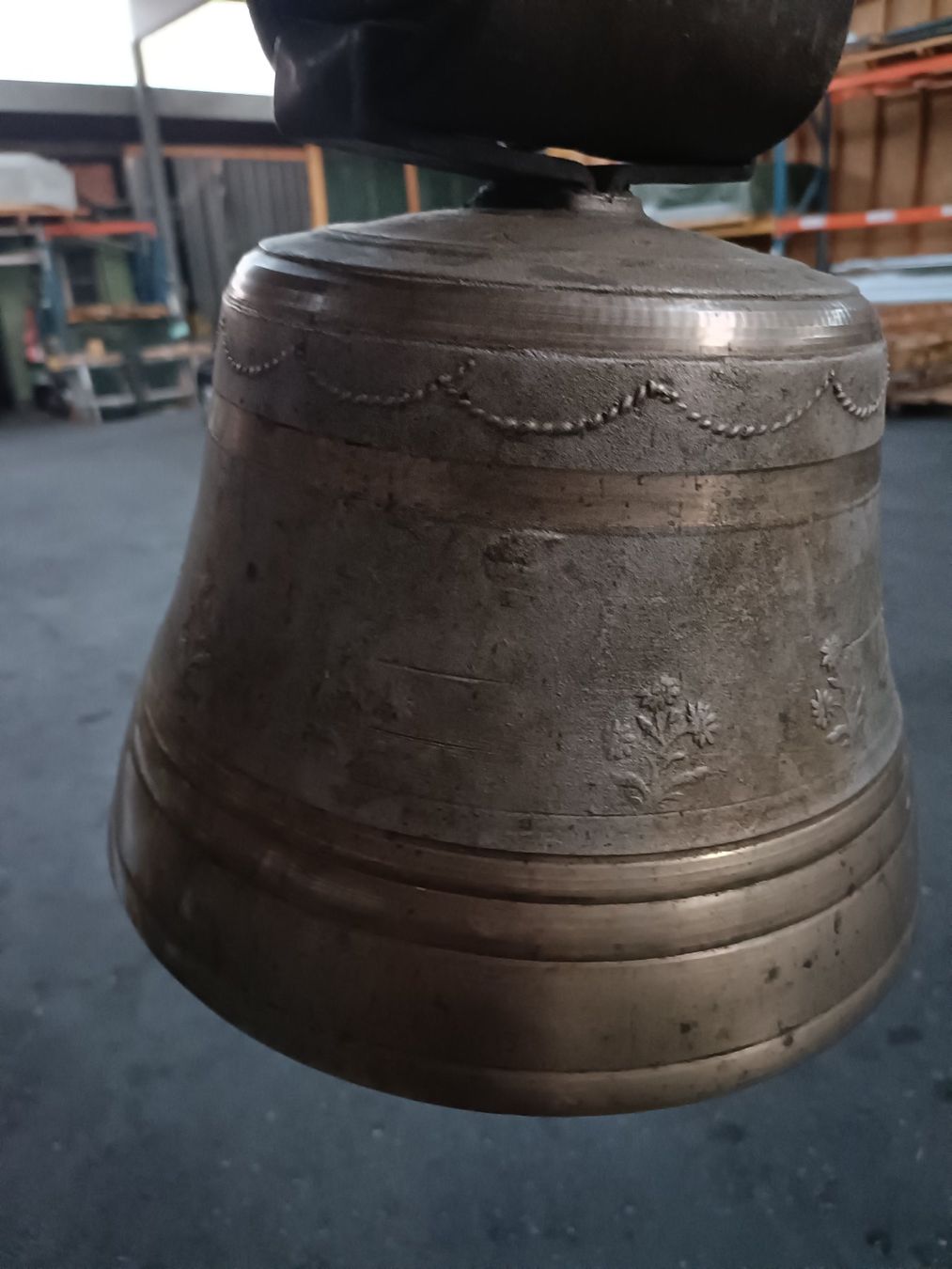 Cloches & sonnailles: Gebrauchte Schwere  Glocke 25cm DM – D'occasion à Däniken SO par sgoldvreni 3