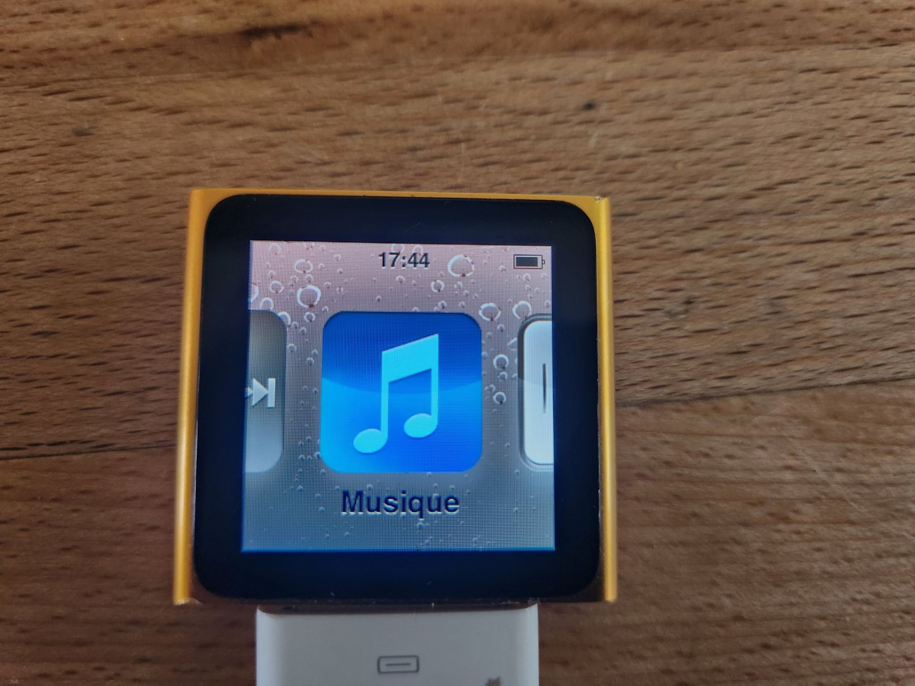 Apple Lecteur media portable: Ipod nano 6 – D'occasion à les bois par pepito610 2