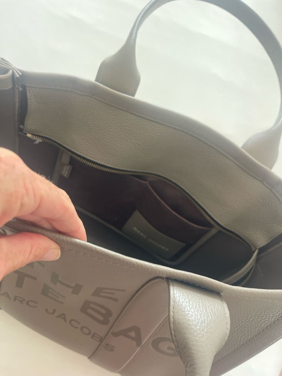Marc Jacobs Borse: Marc Jacobs The Tote Bag L Leder  – Nuovo (secondo la descrizione) da Wädenswil venduto da pri_myd7 3