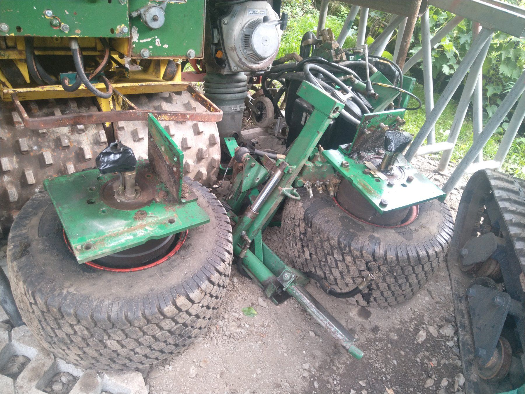 Pneumatici & Ruote complete: Räder mit antrieb kein Bagger ,dumper – Usato da Lauterbrunnen venduto da stasim95