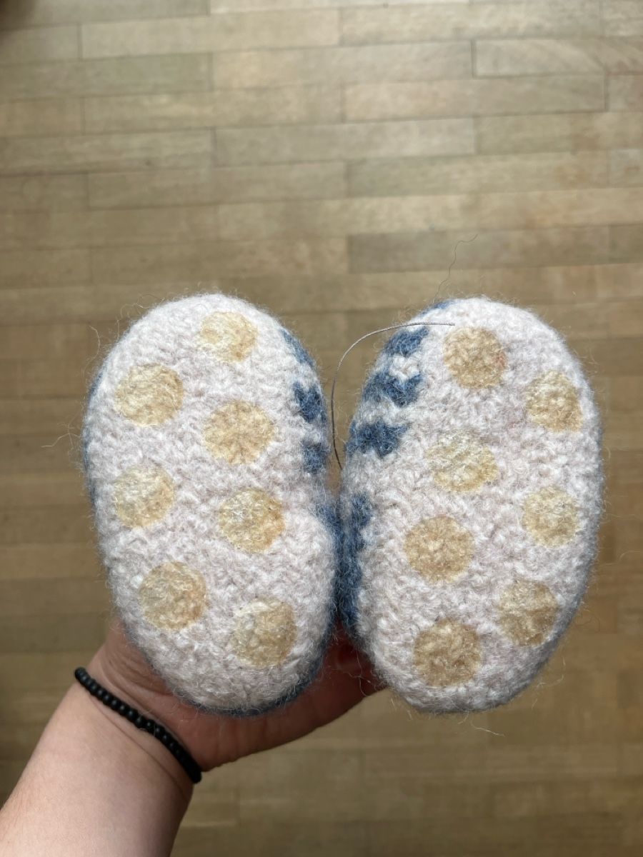 Scarpe per ragazzi: Baby Geschenk - Hausfinkali handmade – Nuovo e nell'imballaggio originale da Dagmersellen venduto da mas_zpx9 1