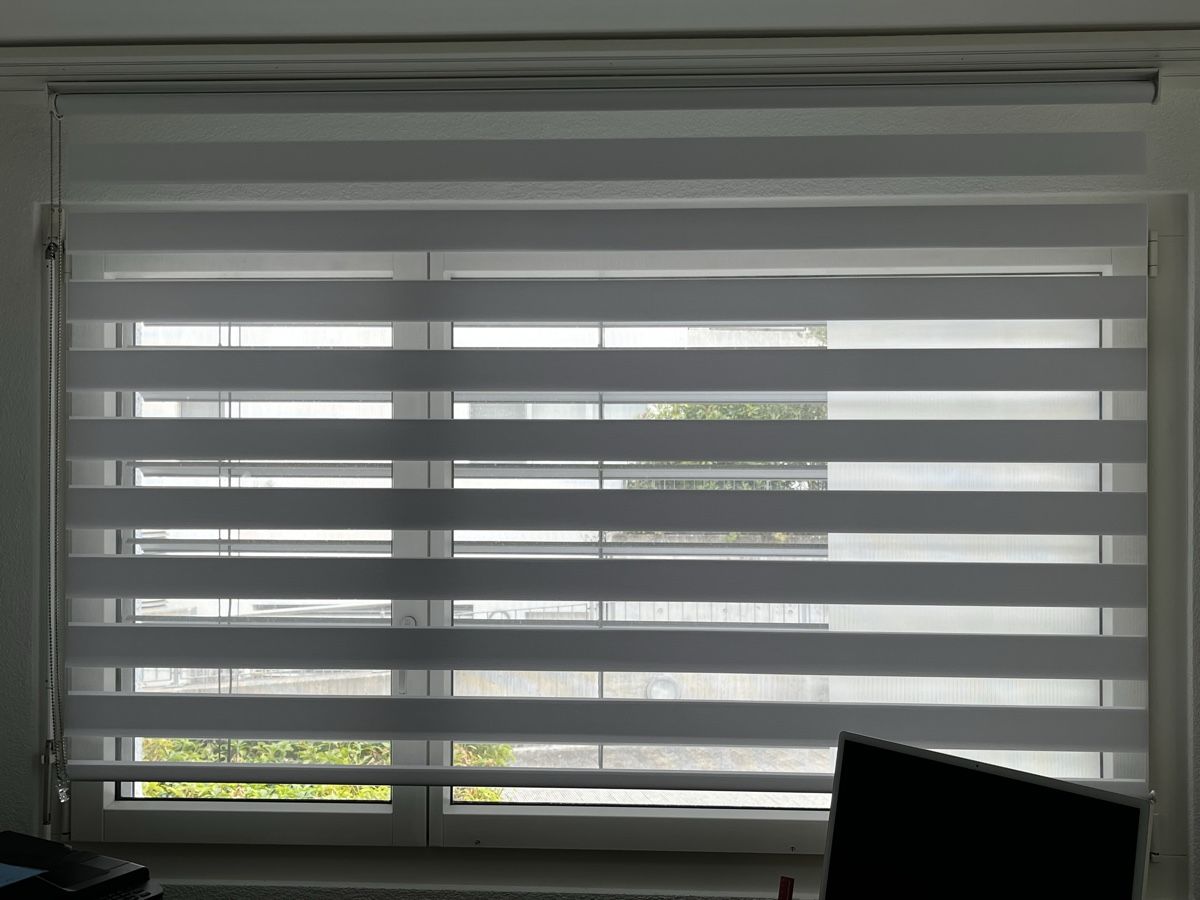 Tende da sole: 4 Doppelrollos weiss – Usato da Ennetbaden venduto da sonrisa75