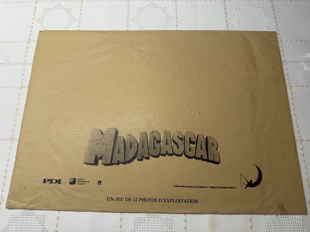 Foto & Immagini: Jeu 12 photos "Madagascar" (PDI) – Nuovo e nell'imballaggio originale da Montreux venduto da kingfisherbeach