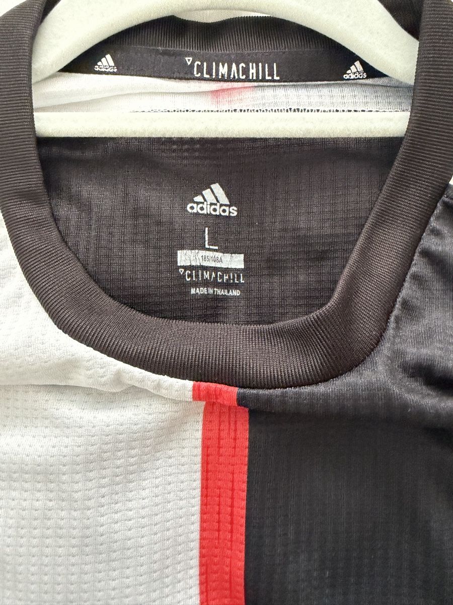 Adidas Leibchen & Hosen: Juventus 2019/20 Heim Adidas Authentic – Gebraucht aus Meggen von Patti_ 2