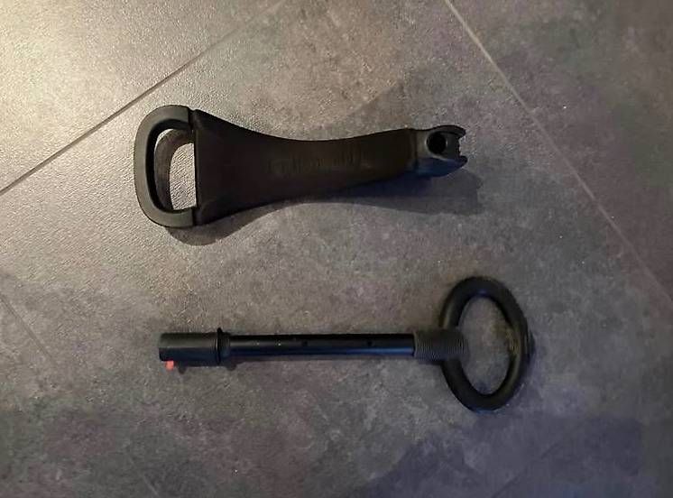 Veicoli per bambini: Fussstütze Pucky Dreirad, Stange +  Sitz Mini Micro Trotti.  – Usato da Frutigen venduto da siju 1