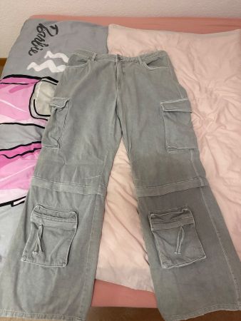Graue Cord-Baggy-Hosen im Cargo-Still 🏞️