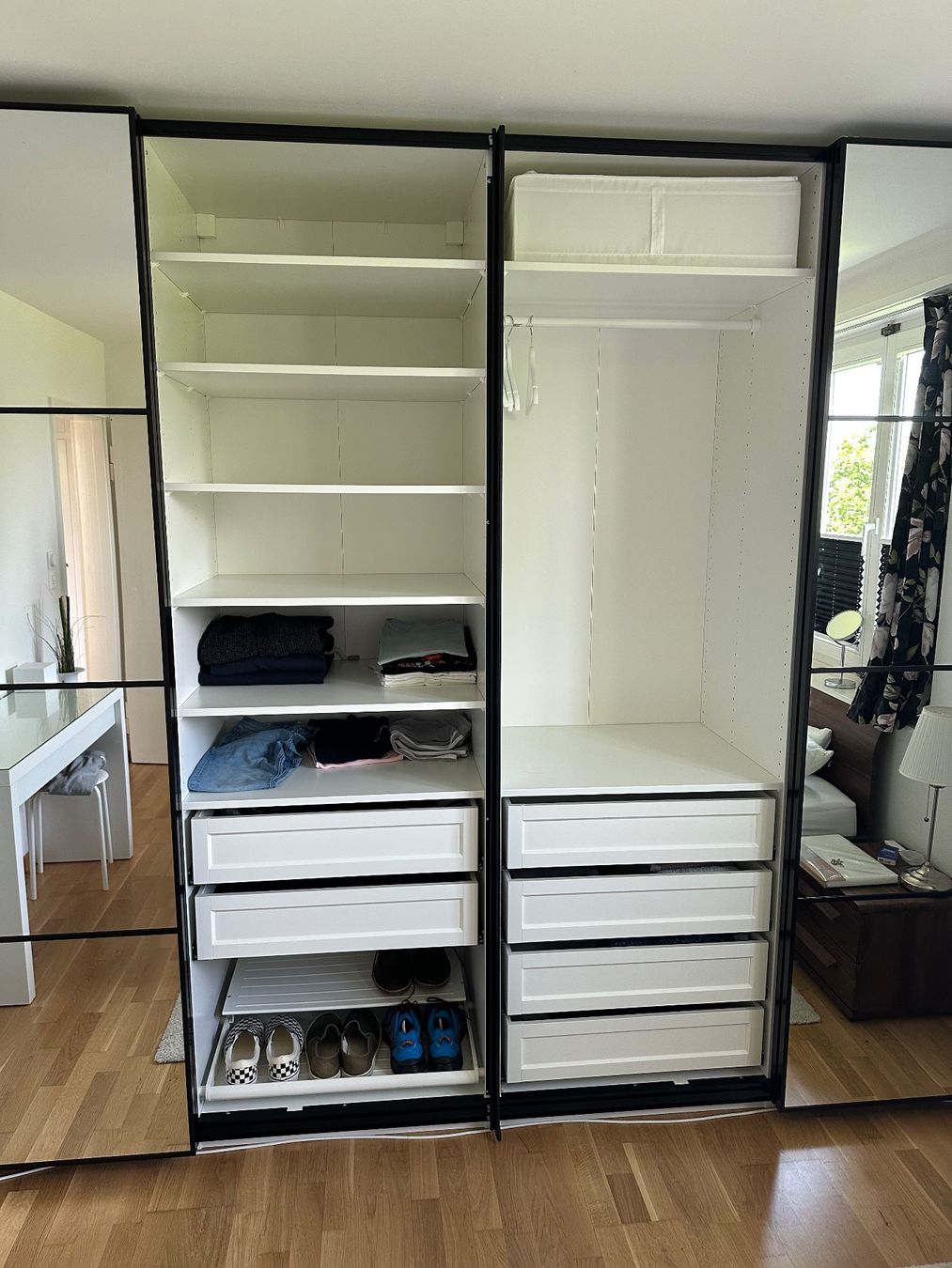 Kleiderschrank IKEA PAX nuwertig mit viel Zubehör 3m breit (Gebraucht) in Schübelbach für CHF 410 – nur Abholung auf Ricardo kaufen