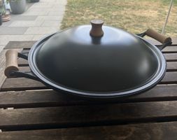 Gusseisen Wok mit Deckel