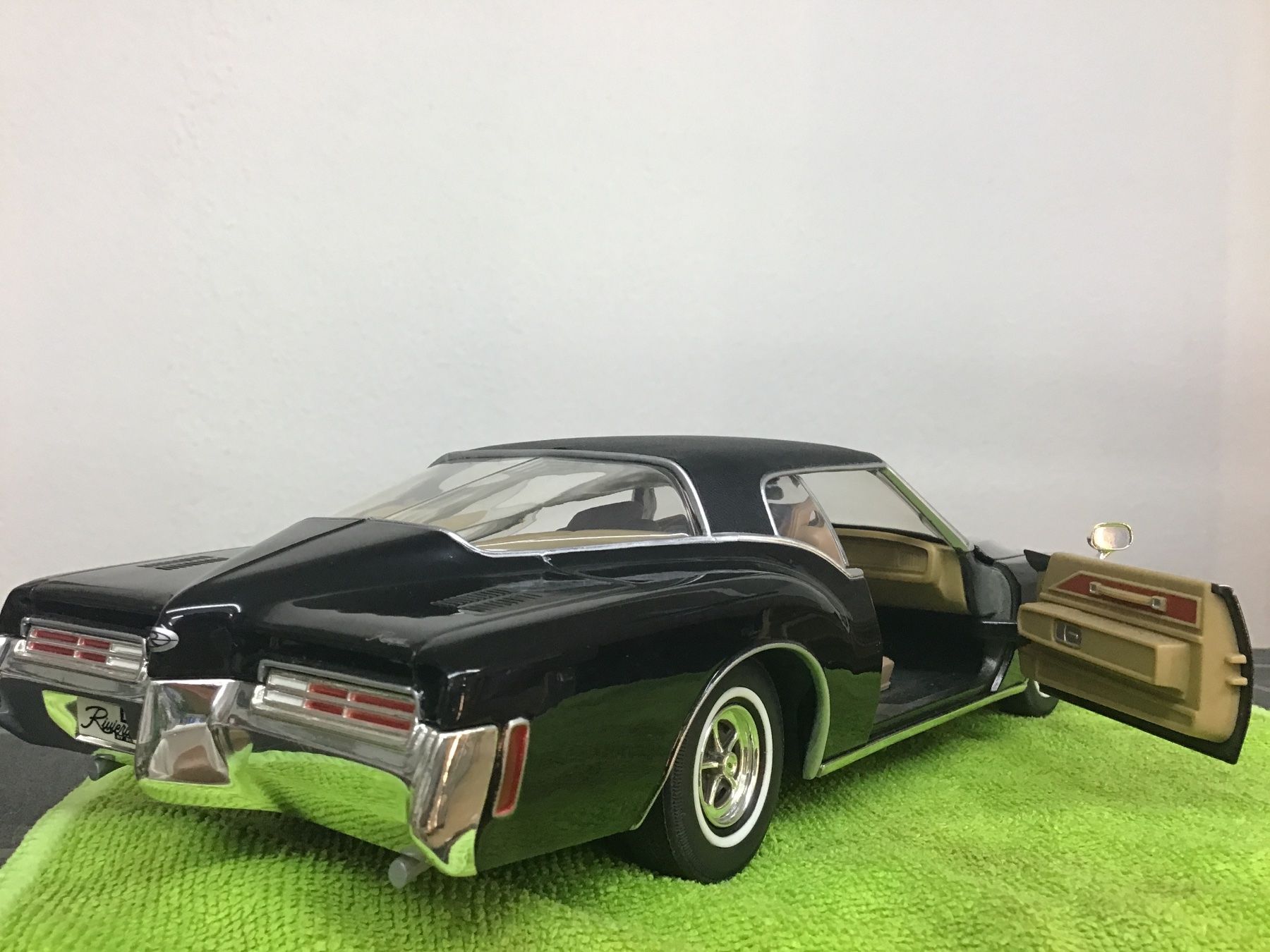 Modellini d'auto: Buick Riviera 1971, 1:18, – Usato da Männedorf venduto da Modellbau-wyss 2