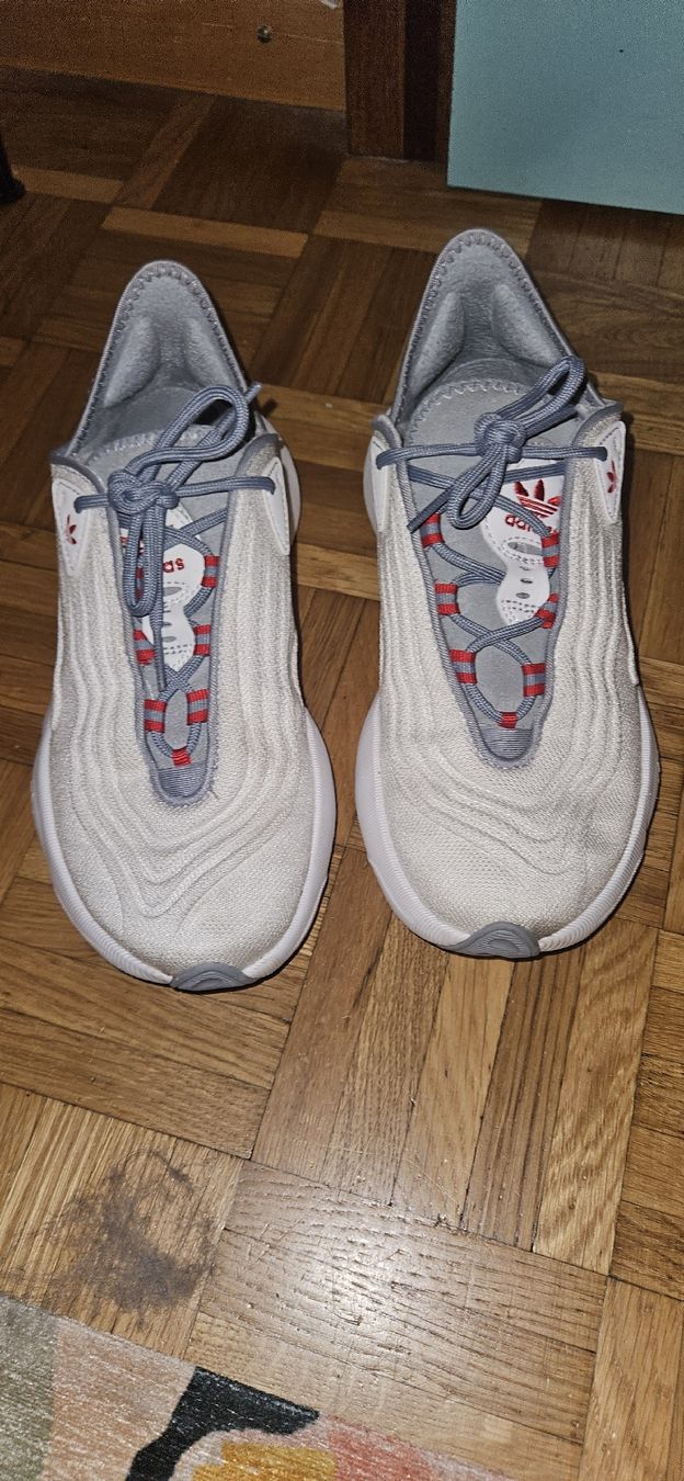 Adidas Herrenschuhe: Basquette adidas – Gebraucht aus la tour-de-peilz von Hibou82