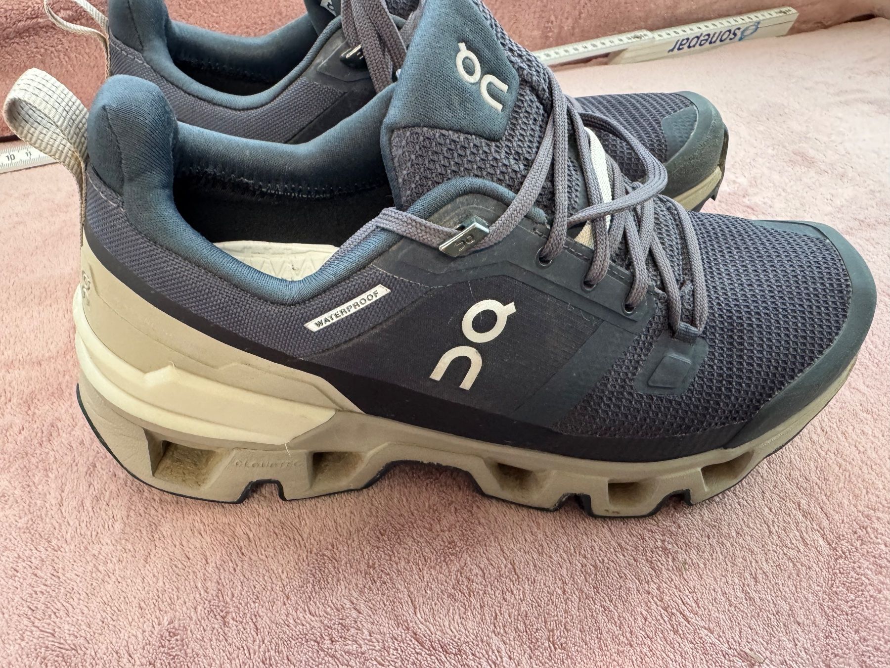 On Scarpe da donna: On Cloud Treckig-Schuhe / Wanderschuh Grösse 38.5 – Nuovo (secondo la descrizione) da Zäziwil venduto da blackpearl