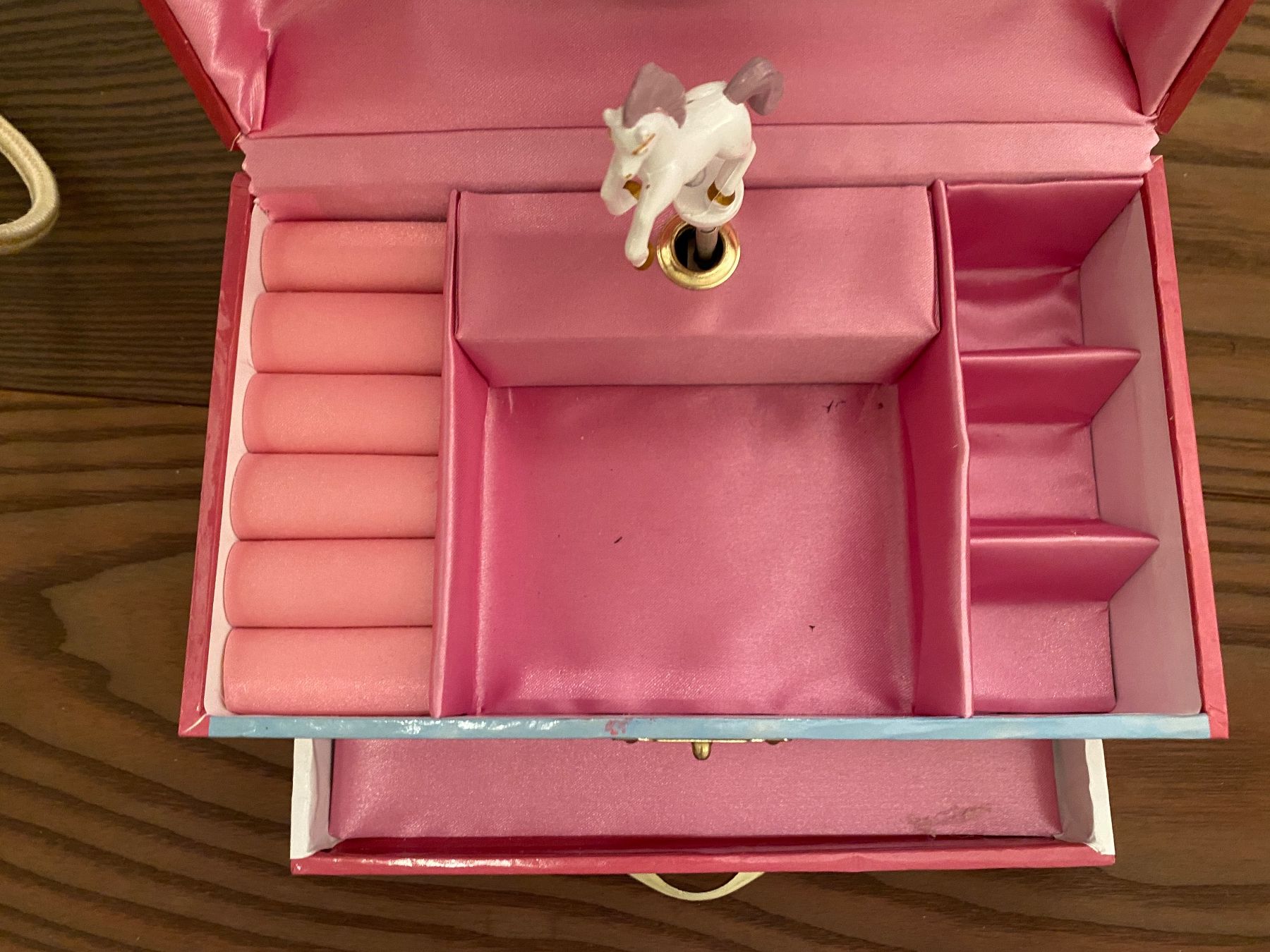 Cassapanche: Kinder-Schmuckschattule mit Musik – Usato da Dielsdorf venduto da sissy04 1