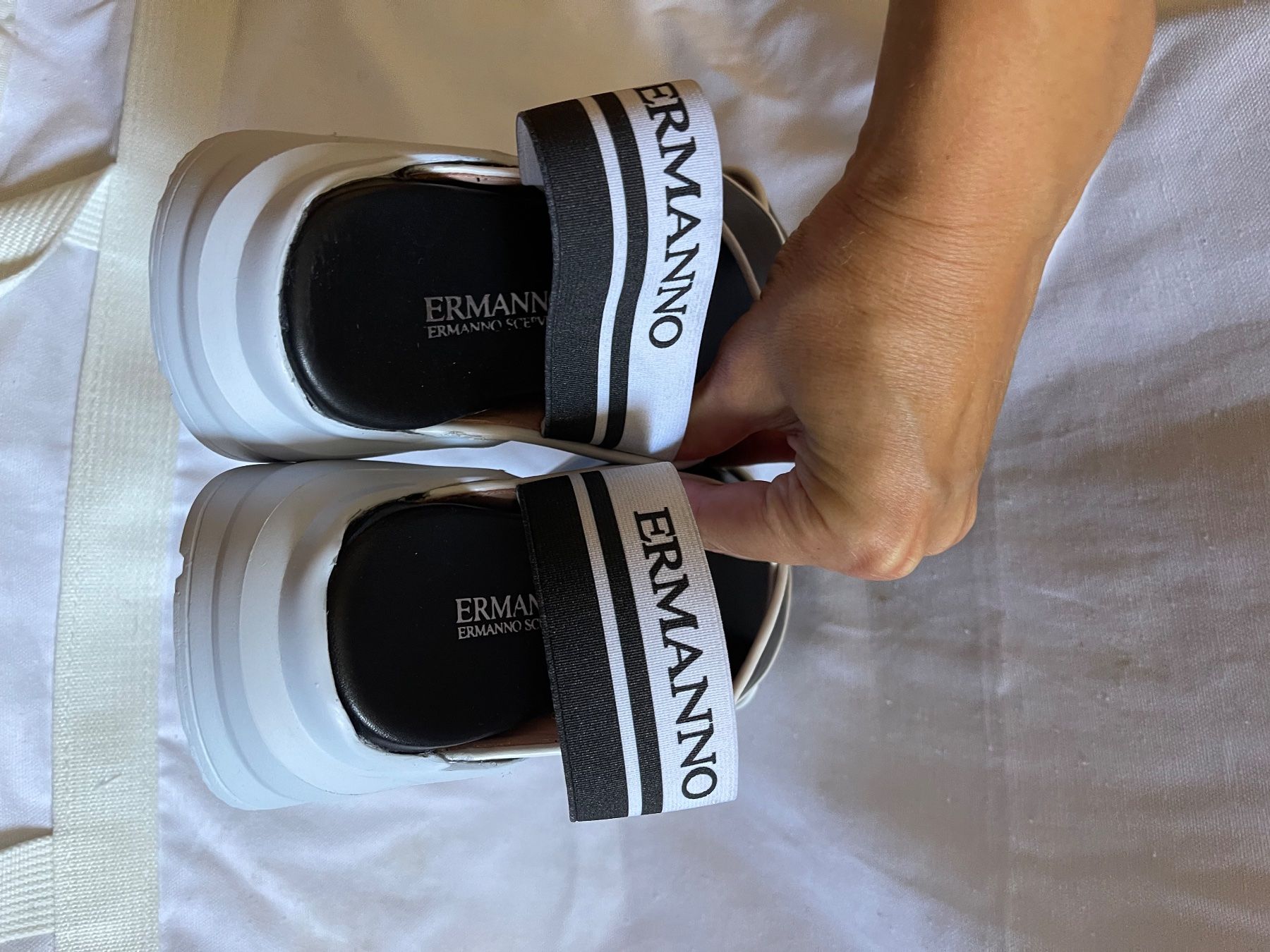 Ermanno Scervino Scarpe da donna: Ermanno Scervino new 39 490€! – Nuovo (secondo la descrizione) da Barna venduto da orbuyorcry 4