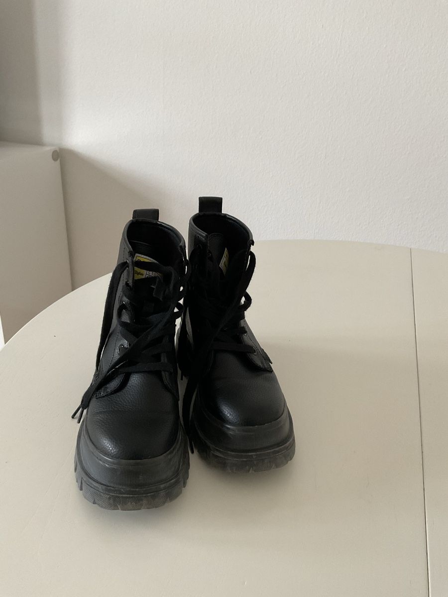 Buffalo Damenschuhe: Buffalo Schnürstiefel schwarz – Gebraucht aus Wünnewil von jani.ch 5