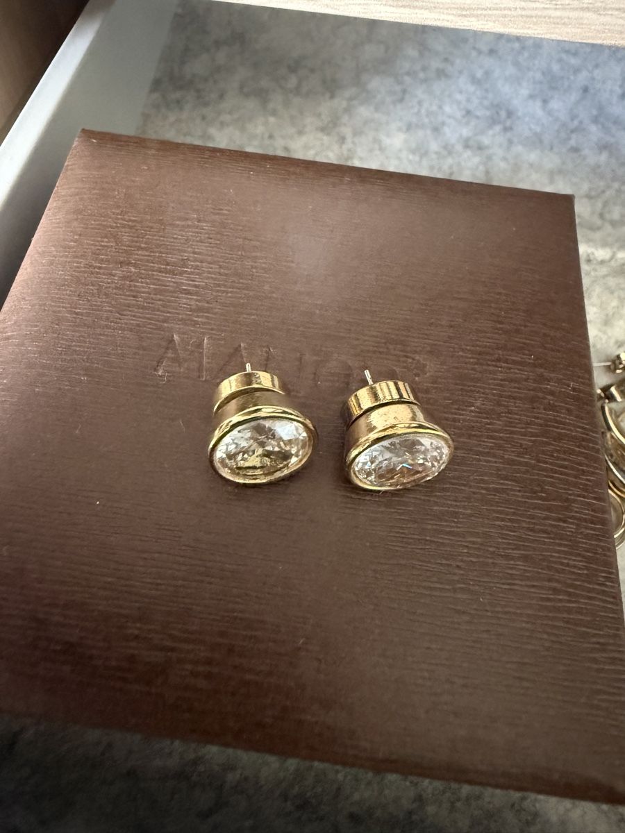 Michael Kors Ohrringe & -stecker: Michael Kors Ohrstecker goldfarben – Gebraucht aus Zürich von Bianca111_