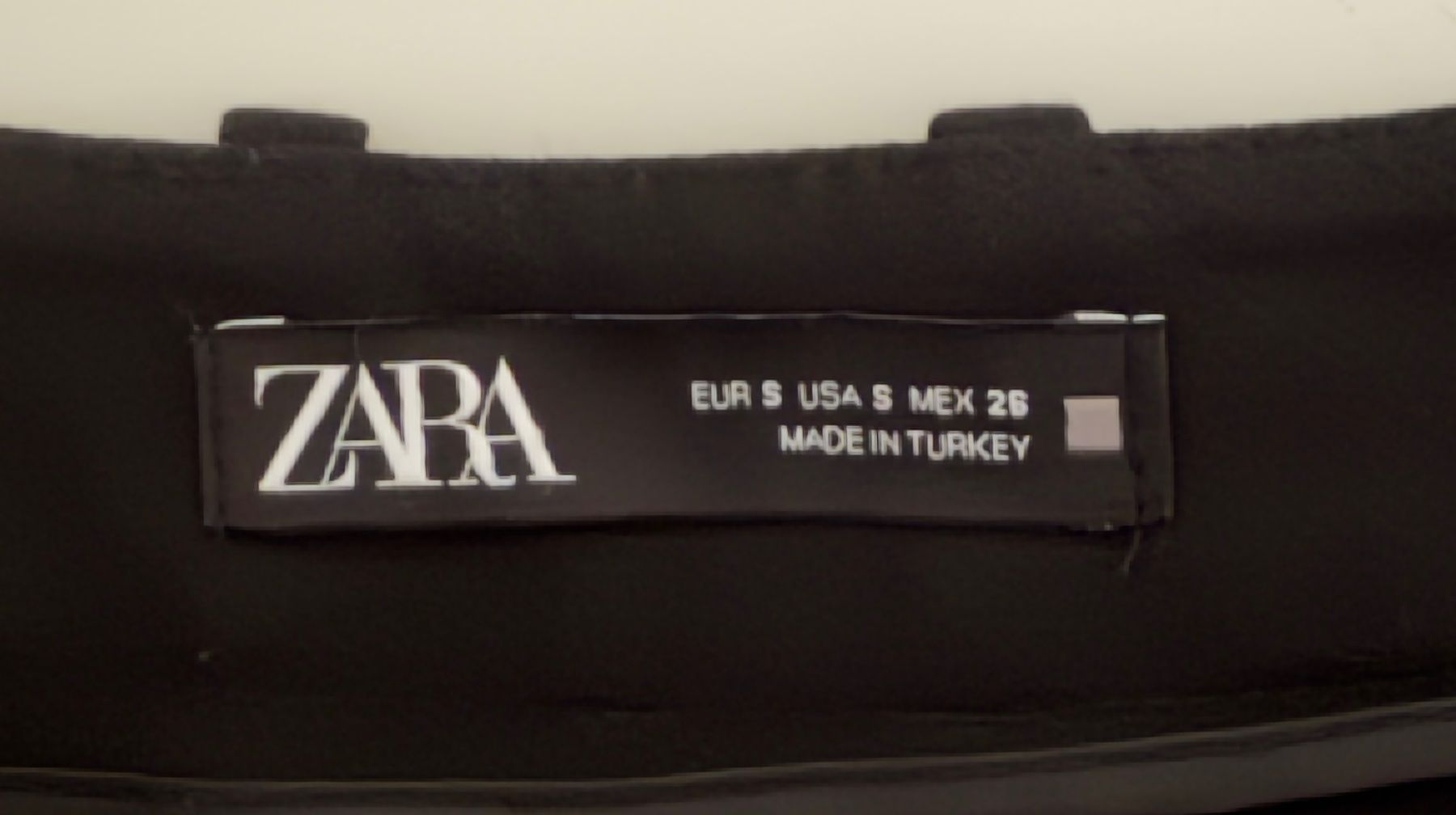 Zara Pantaloni: Zara Shorts – Nuovo (secondo la descrizione) da Zürich venduto da JessGar 2