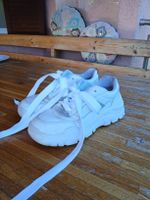 Modische weisse Sneaker, Grösse 36, perfekt für den Sommer!