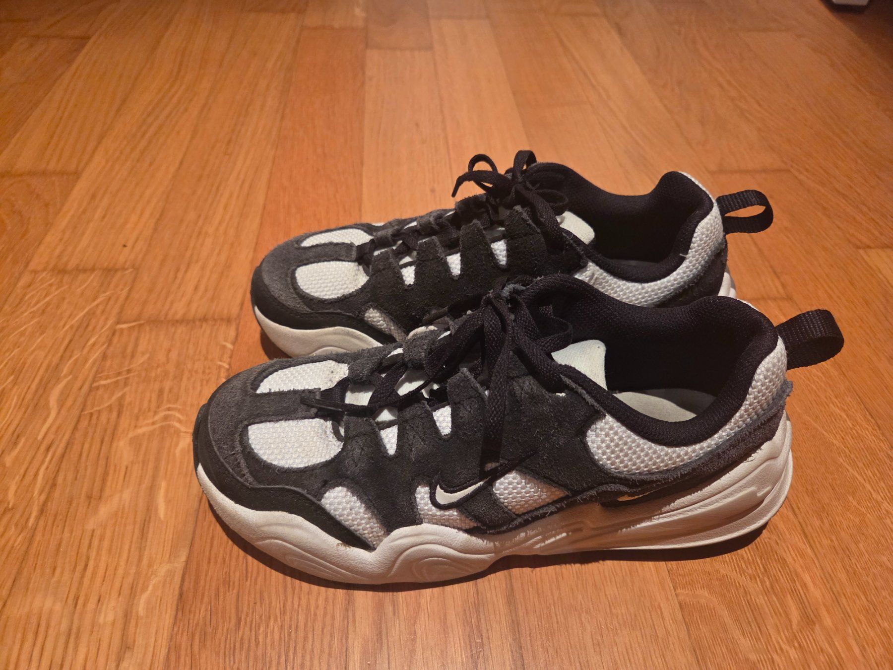 Herrenschuhe: Turnschuh, Marke Nike, Grösse 37.5 – Gebraucht aus Rothenfluh von Sawi80
