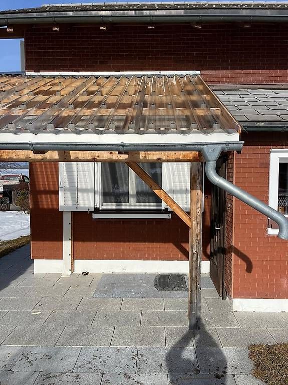 Unterstände: Gebrauchte Holz-Terrassenüberdachung, robust und stabil – Gebraucht aus Einsiedeln von zuechi62 1